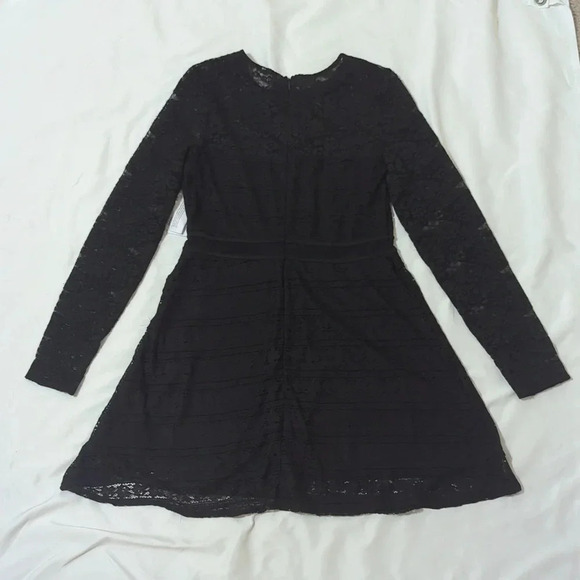 NWT Guess LS Francis Ruffle Lace Dress, Color Black Size 10 - Picture 3 of 16